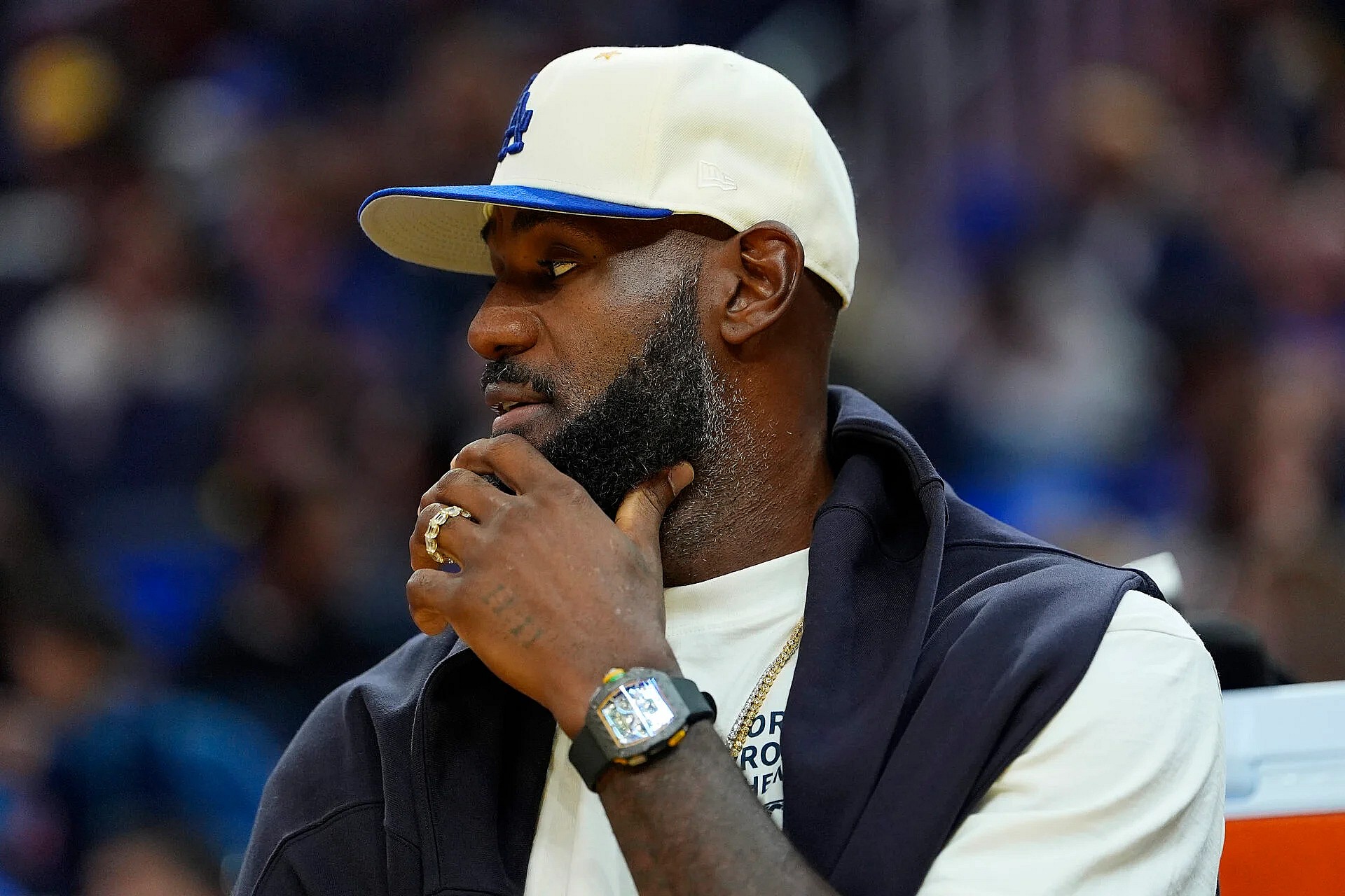 ‘Mr. Frugal bought that?’ - NBA fans can’t believe LeBron James’ viral ...